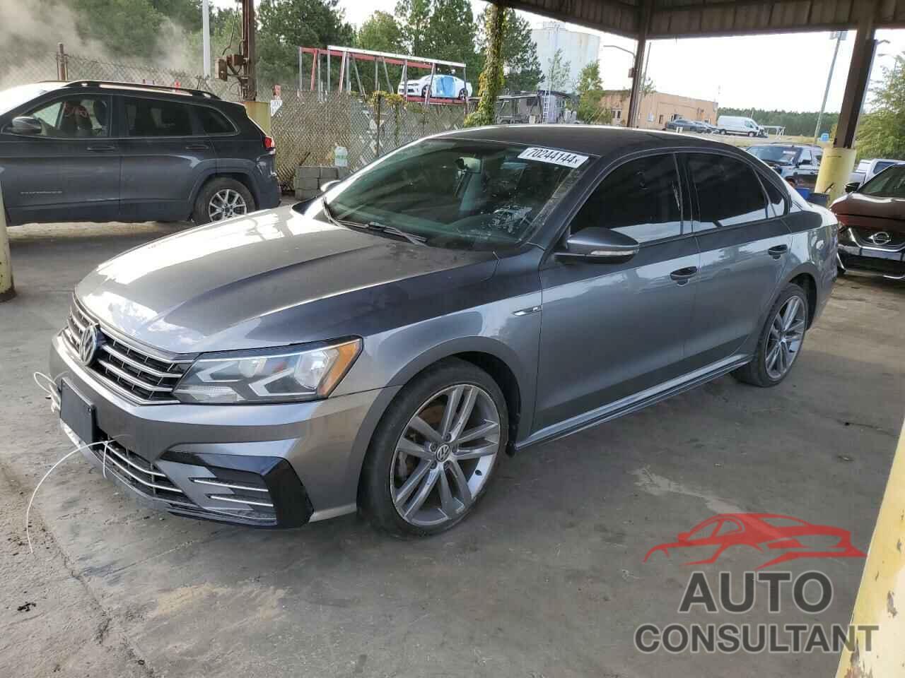 VOLKSWAGEN PASSAT 2018 - 1VWAA7A32JC005314