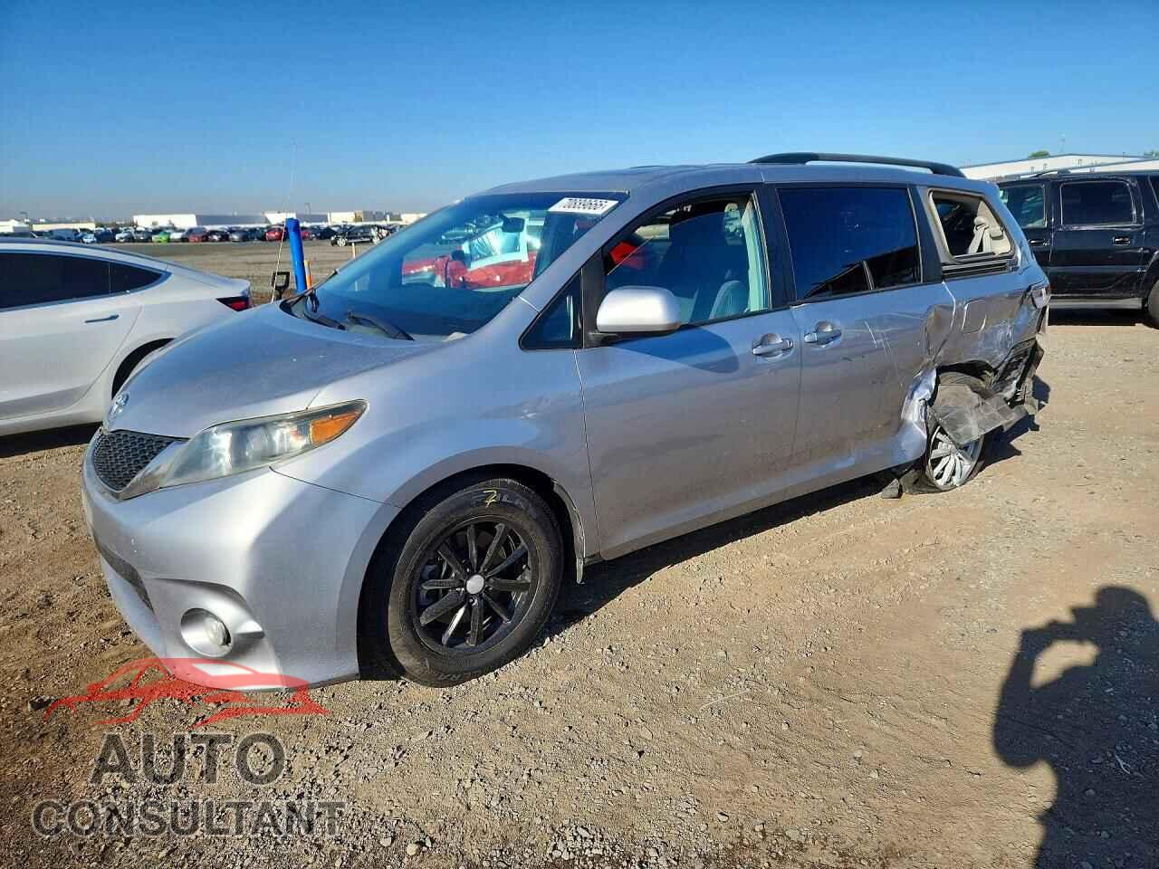 TOYOTA SIENNA 2011 - 5TDXK3DC5BS039651