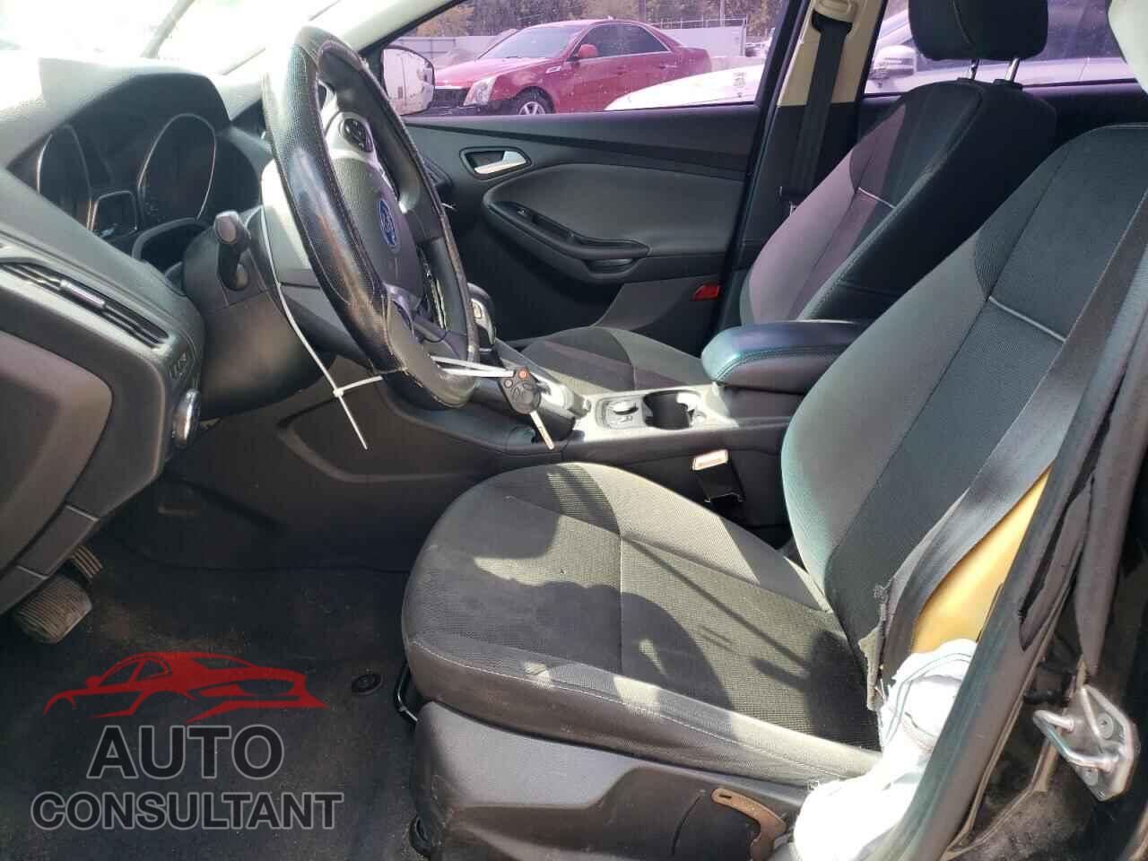 FORD FOCUS 2014 - 1FADP3F28EL450059