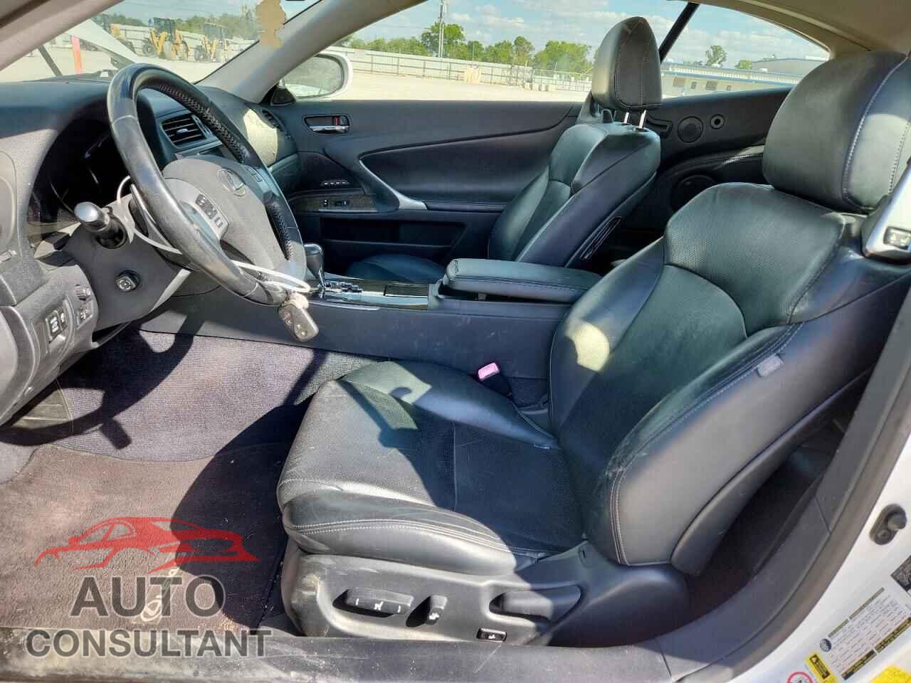 LEXUS IS 2012 - JTHFE2C21C2508831