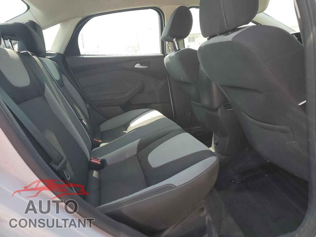FORD FOCUS 2014 - 1FADP3F20EL217874