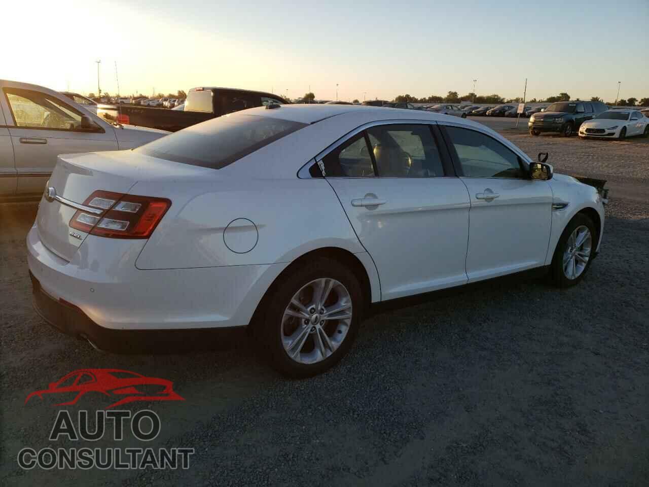 FORD TAURUS 2016 - 1FAHP2E84GG134428