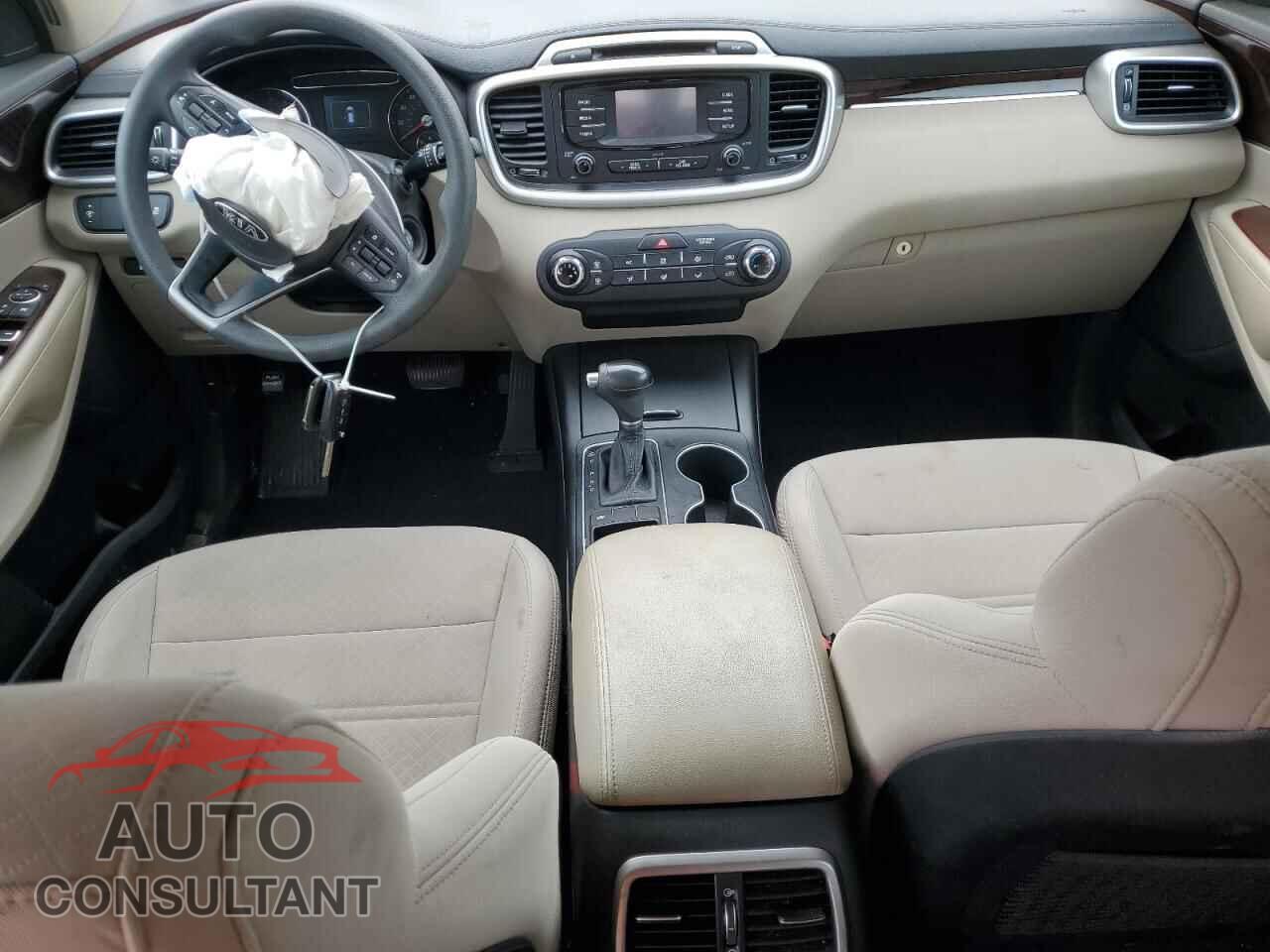 KIA SORENTO 2017 - 5XYPG4A39HG219829