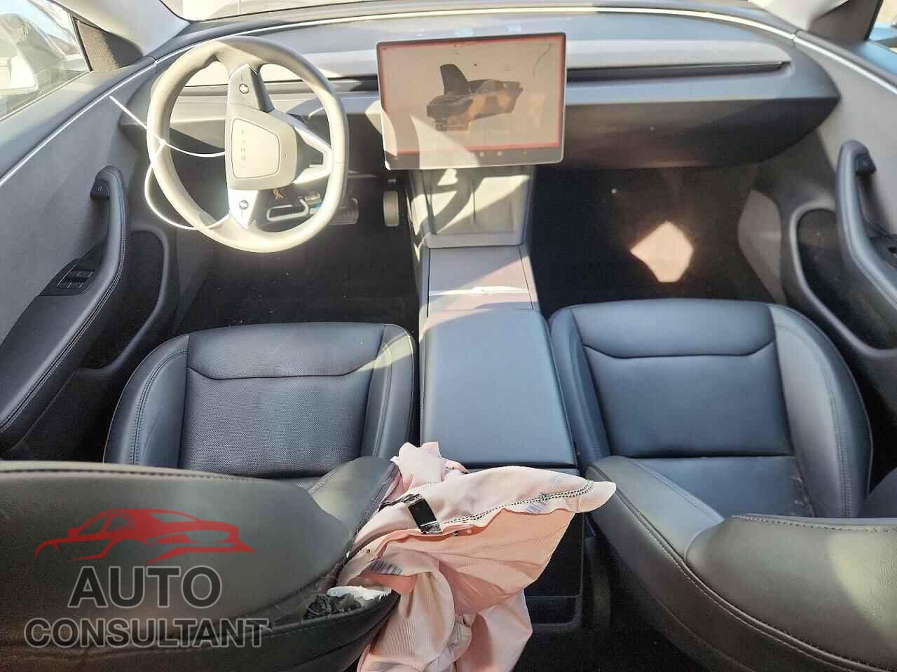 TESLA MODEL 3 2024 - 5YJ3E1EA4RF724343