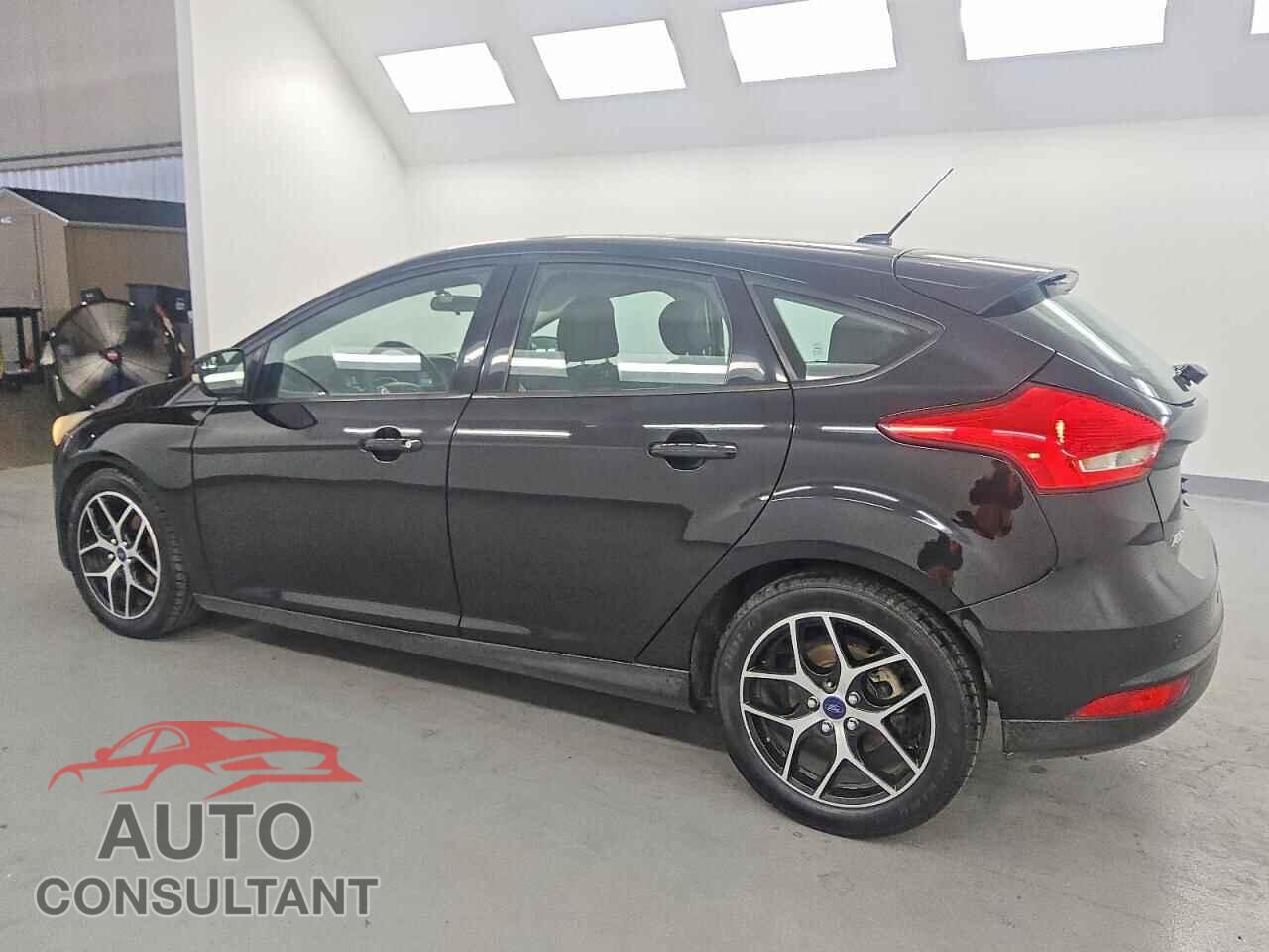 FORD FOCUS 2017 - 1FADP3M29HL271147