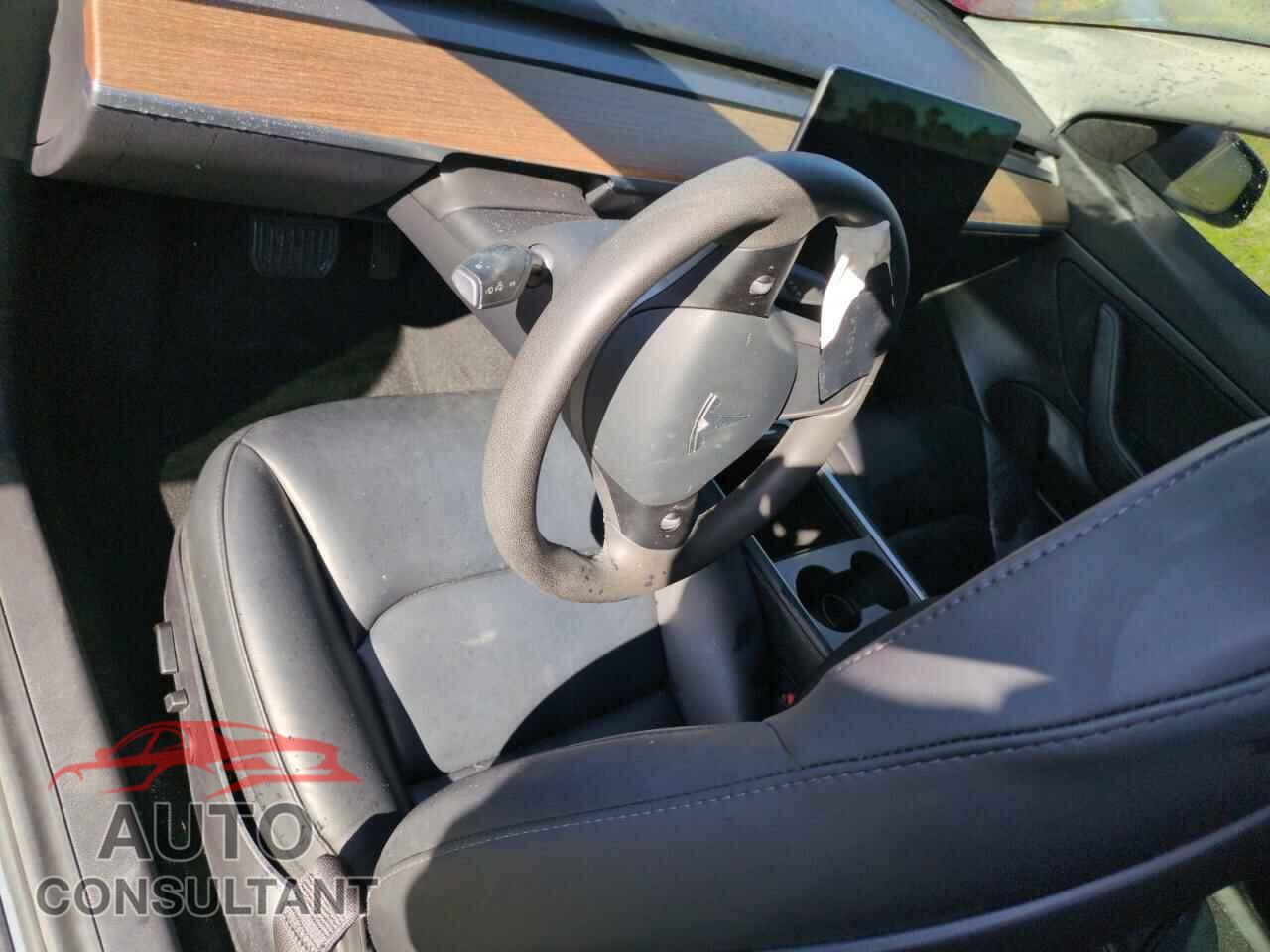 TESLA MODEL 3 2021 - 5YJ3E1EB2MF848158