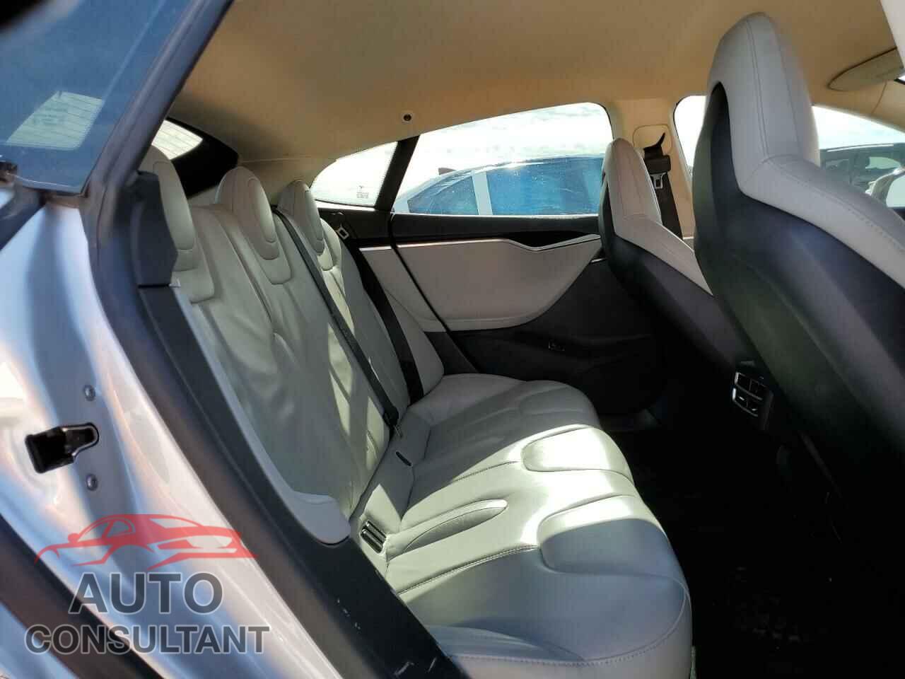 TESLA MODEL S 2013 - 5YJSA1DN2DFP10848