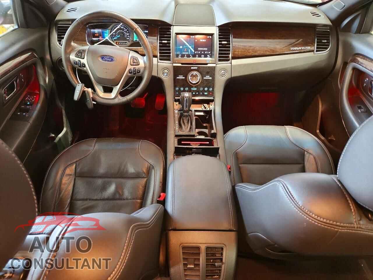 FORD TAURUS 2019 - 1FAHP2J80KG105703