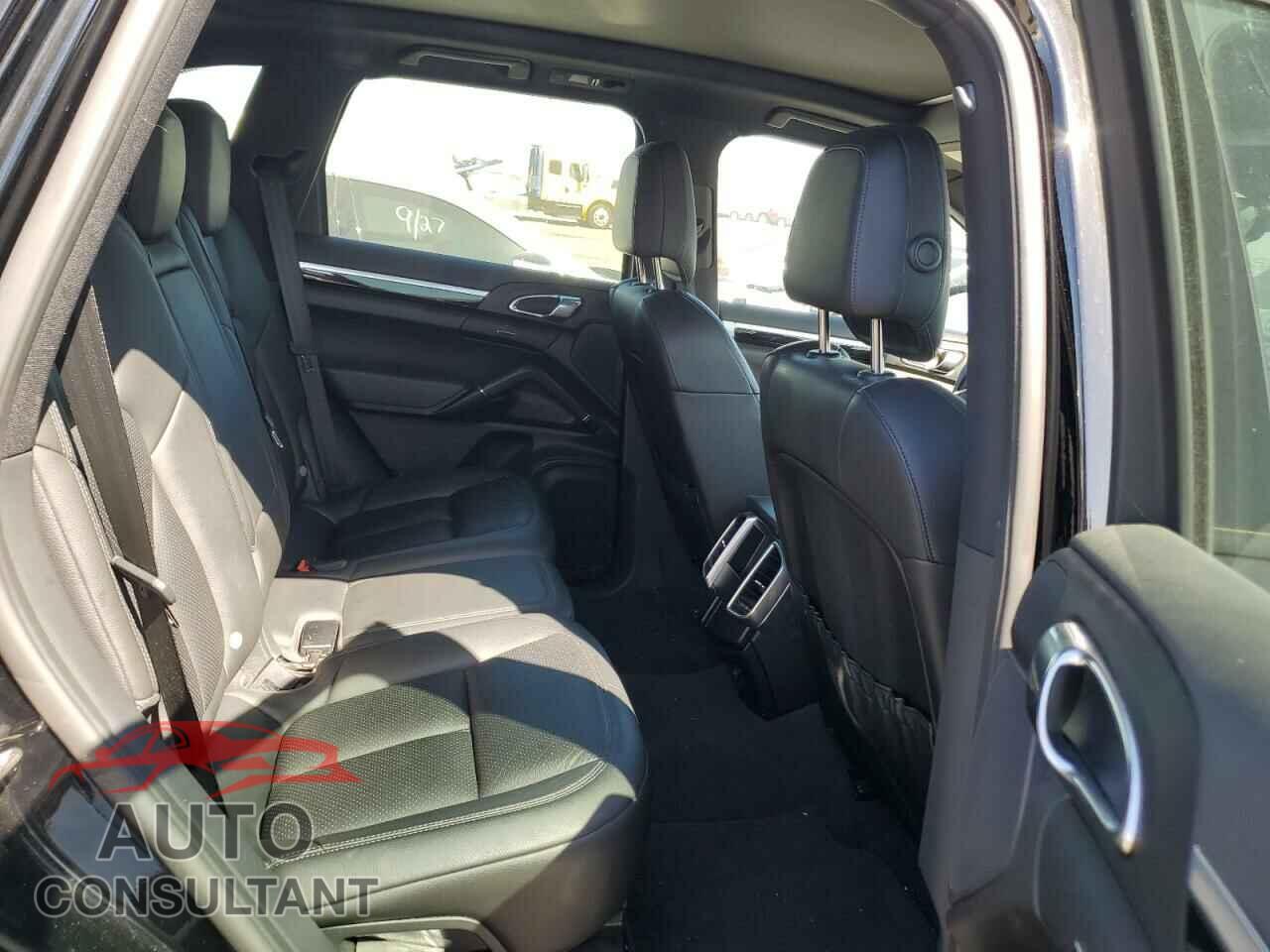 PORSCHE CAYENNE 2016 - WP1AA2A29GLA06352