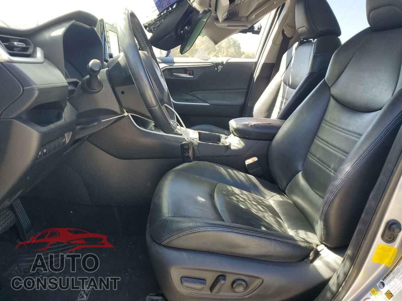 TOYOTA RAV4 2019 - JTMC1RFVXKD007714