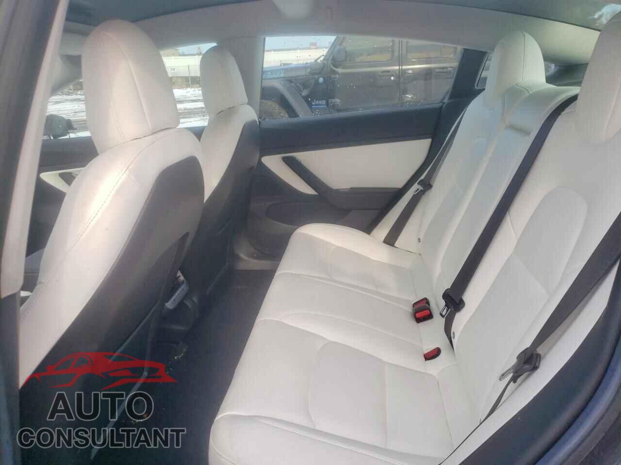 TESLA MODEL 3 2018 - 5YJ3E1EB5JF074385