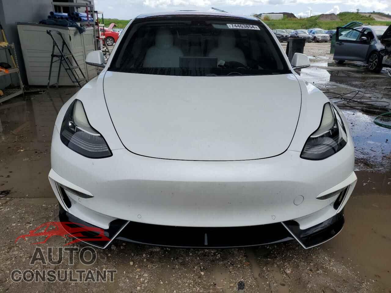 TESLA MODEL 3 2018 - 5YJ3E1EB2JF097963