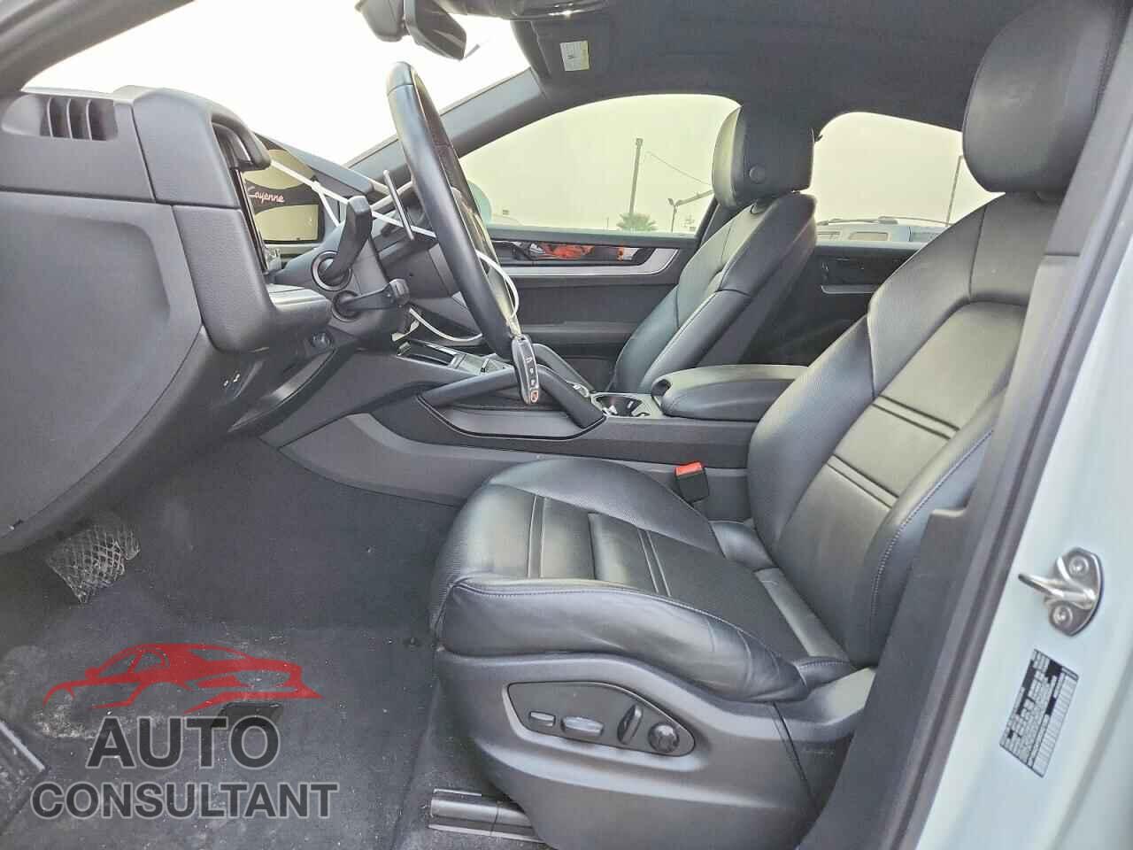 PORSCHE CAYENNE 2024 - WP1BA2AY5RDA51083