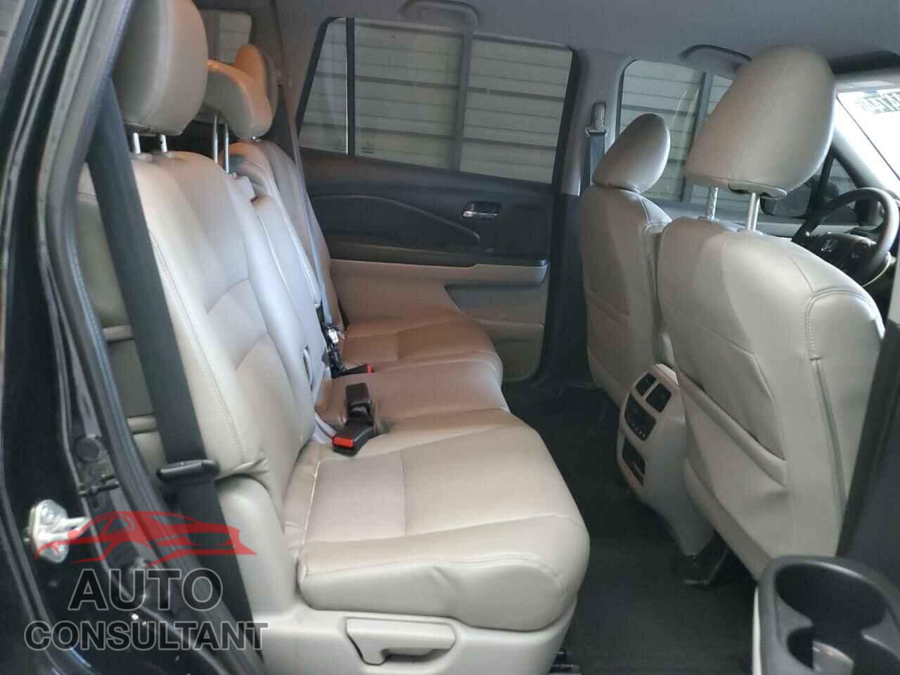 HONDA PILOT 2017 - 5FNYF5H31HB044048