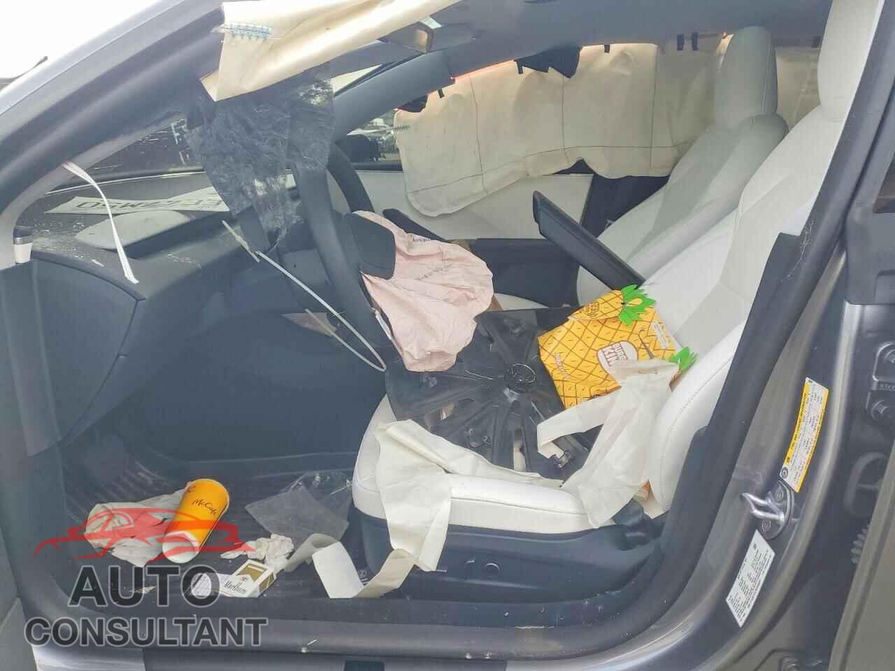 TESLA MODEL 3 2025 - 5YJ3E1EA7SF036097