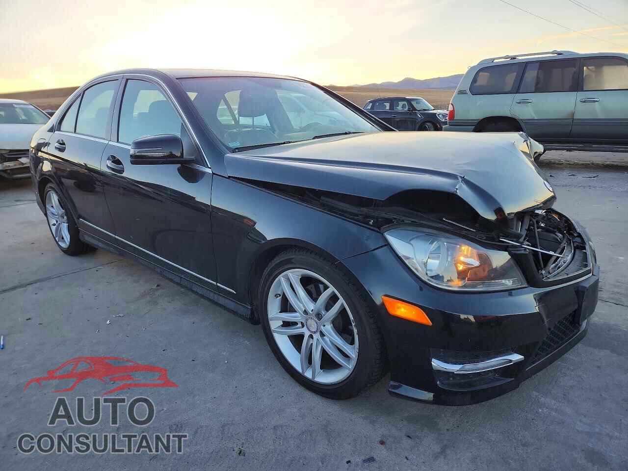 MERCEDES-BENZ C-CLASS 2012 - WDDGF8BB4CR207975