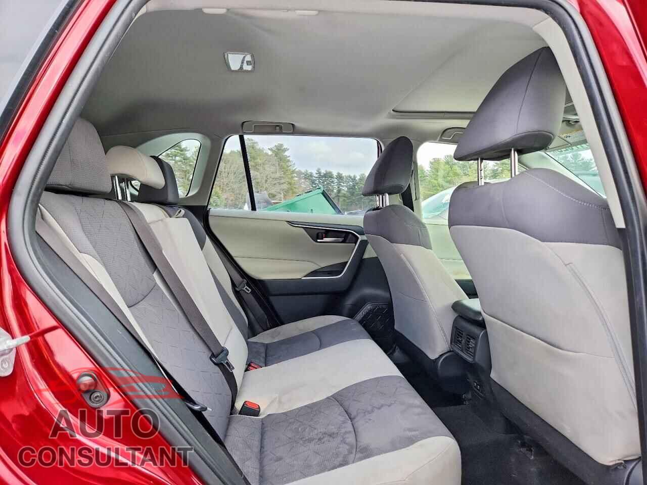 TOYOTA RAV4 2019 - JTMP1RFV6KD042896