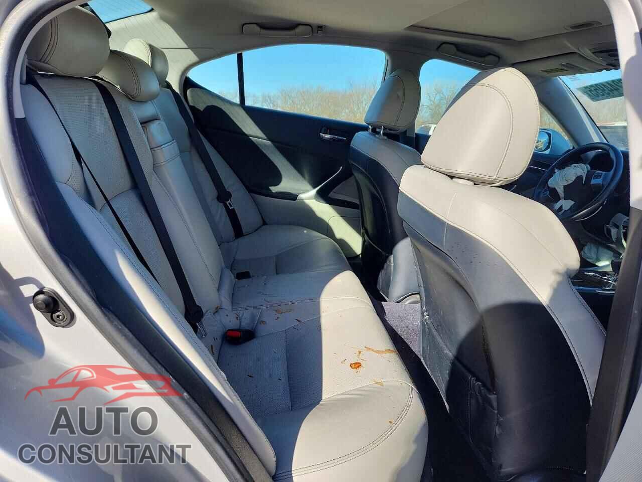 LEXUS IS 2011 - JTHBF5C23B5138461
