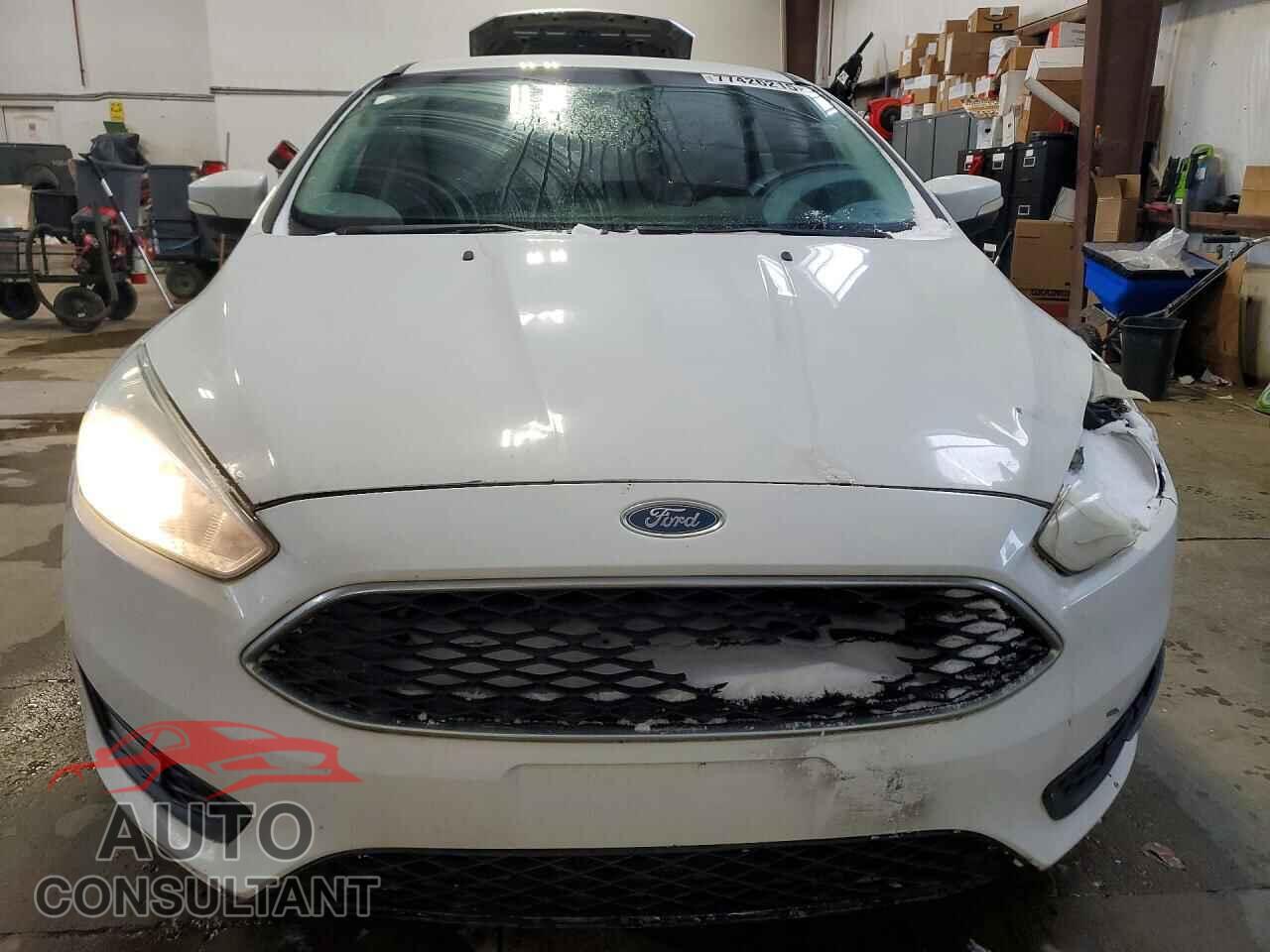 FORD FOCUS 2015 - 1FADP3F26FL271617