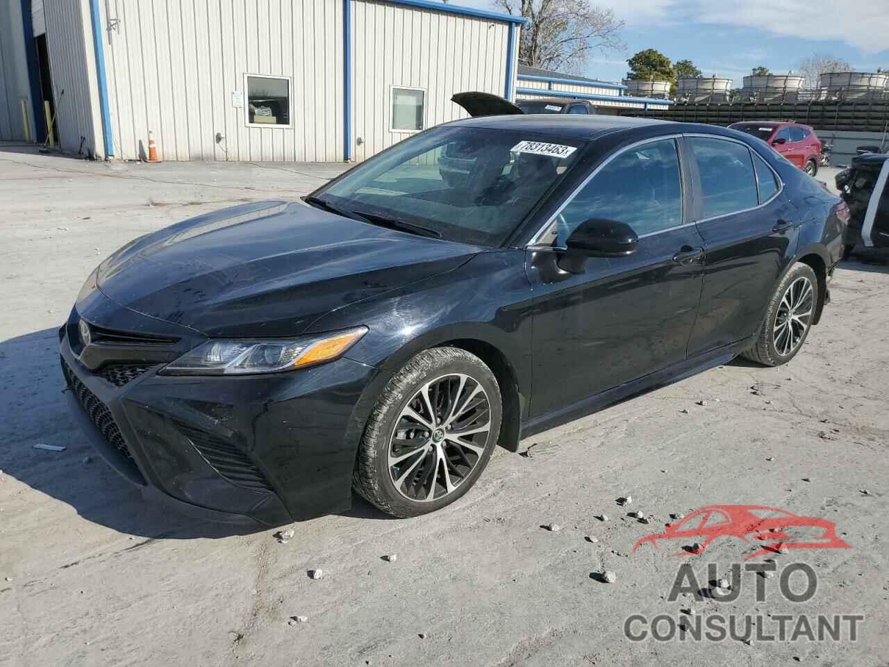 TOYOTA CAMRY 2018 - 4T1B11HK1JU632688
