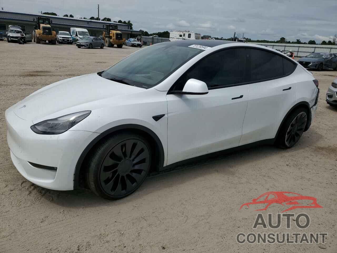 TESLA MODEL Y 2023 - 7SAYGDEF7PF702074