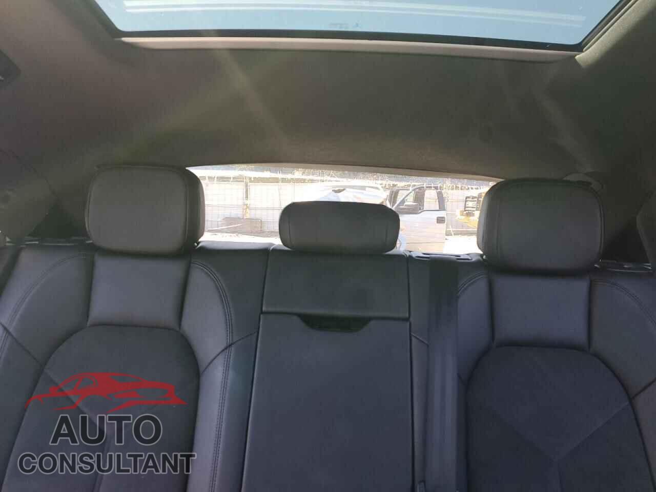 PORSCHE MACAN 2017 - WP1AA2A50HLB81620