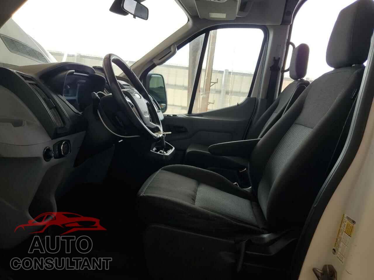 FORD TRANSIT 2017 - 1FTYR2CM3HKA51995