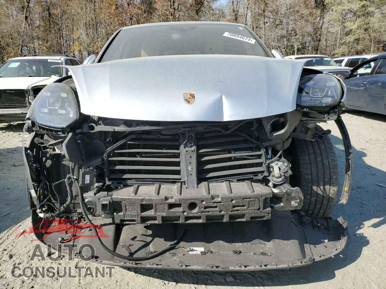 PORSCHE CAYENNE 2016 - WP1AA2A23GKA15845