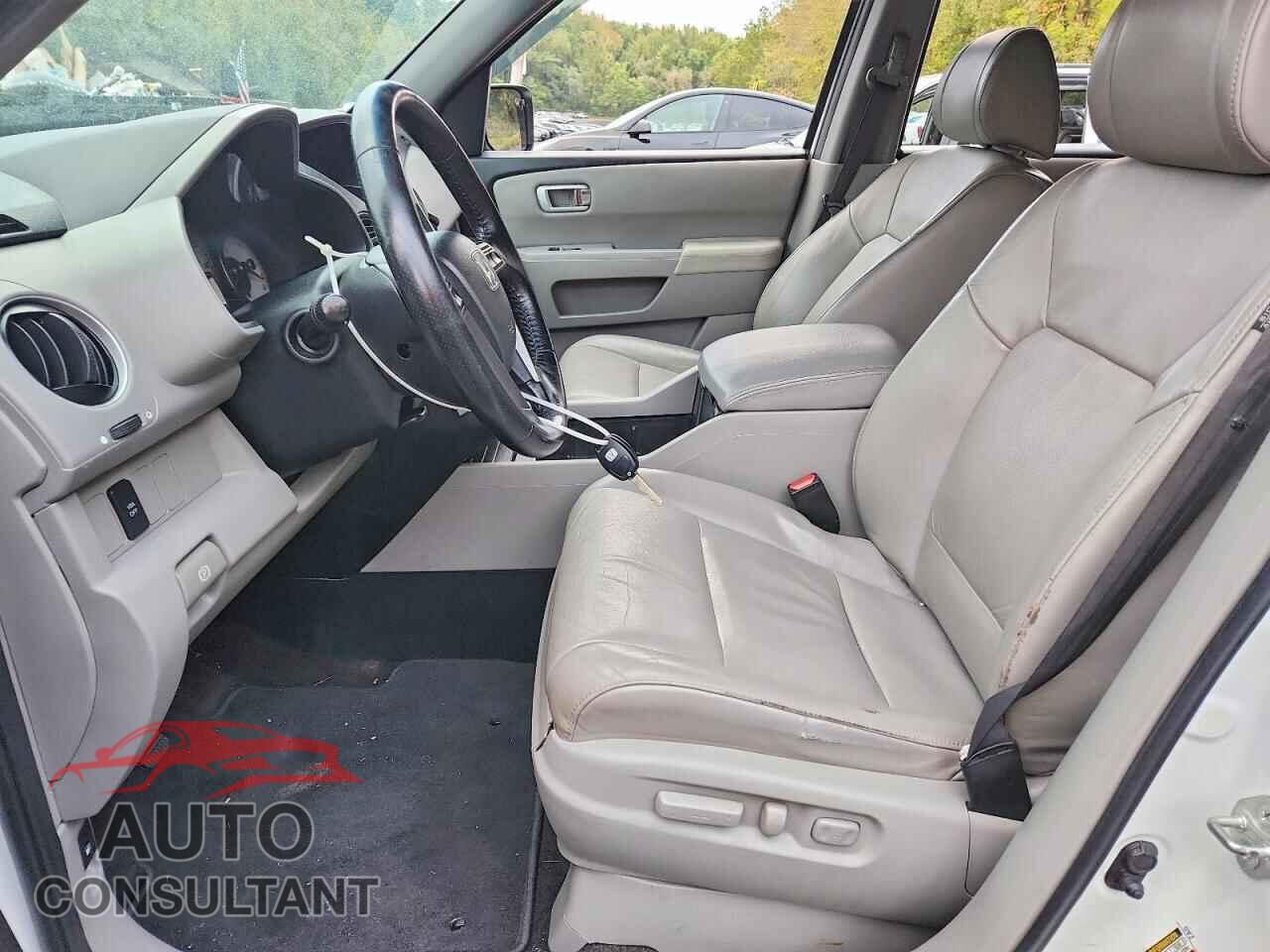 HONDA PILOT 2011 - 5FNYF3H55BB006688
