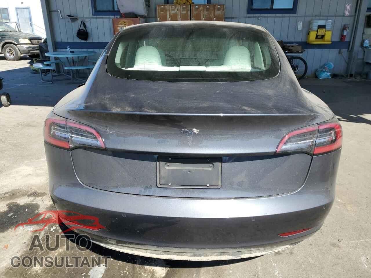 TESLA MODEL 3 2021 - 5YJ3E1EA2MF018318