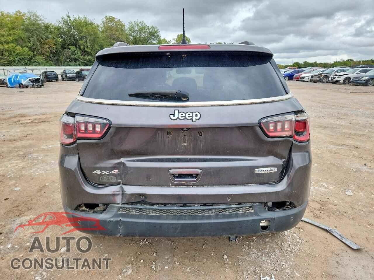 JEEP COMPASS 2018 - 3C4NJDBB8JT392433