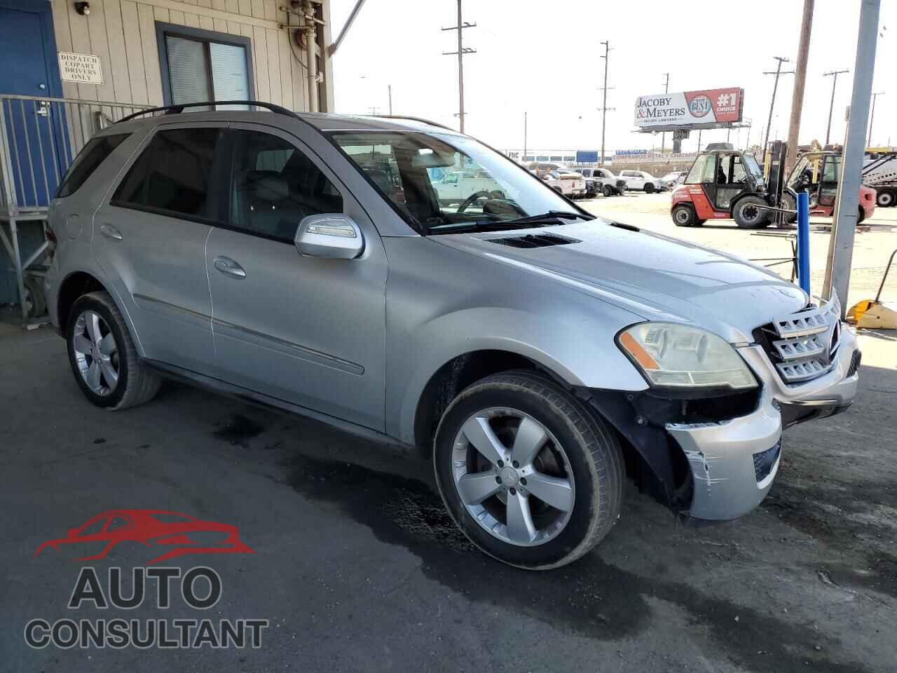MERCEDES-BENZ M-CLASS 2009 - 4JGBB56E09A519328