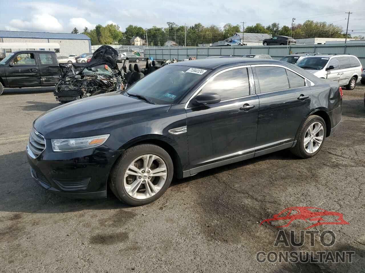 FORD TAURUS 2018 - 1FAHP2D82JG129592