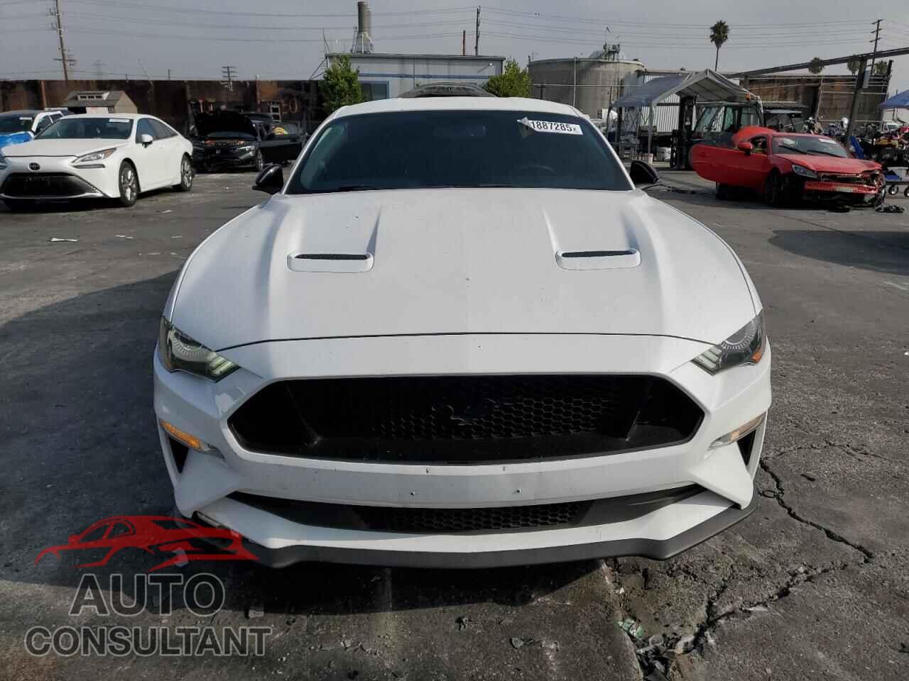 FORD MUSTANG 2018 - 1FA6P8CF6J5124983