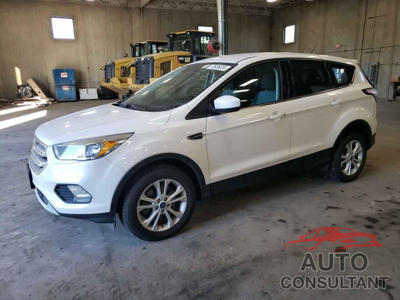 FORD ESCAPE 2017 - 1FMCU9GD1HUD28932