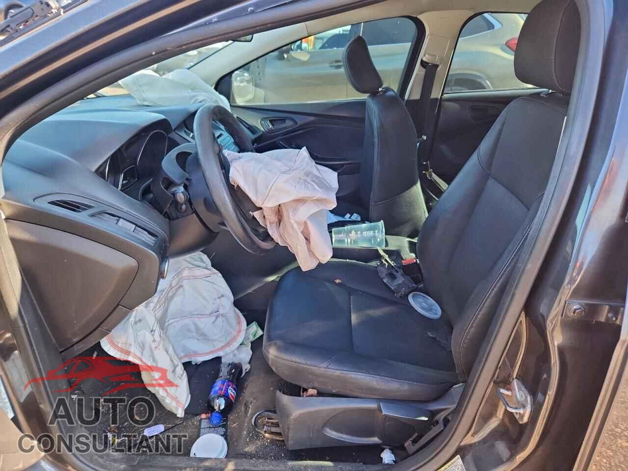 FORD FOCUS 2015 - 1FADP3E25FL228467