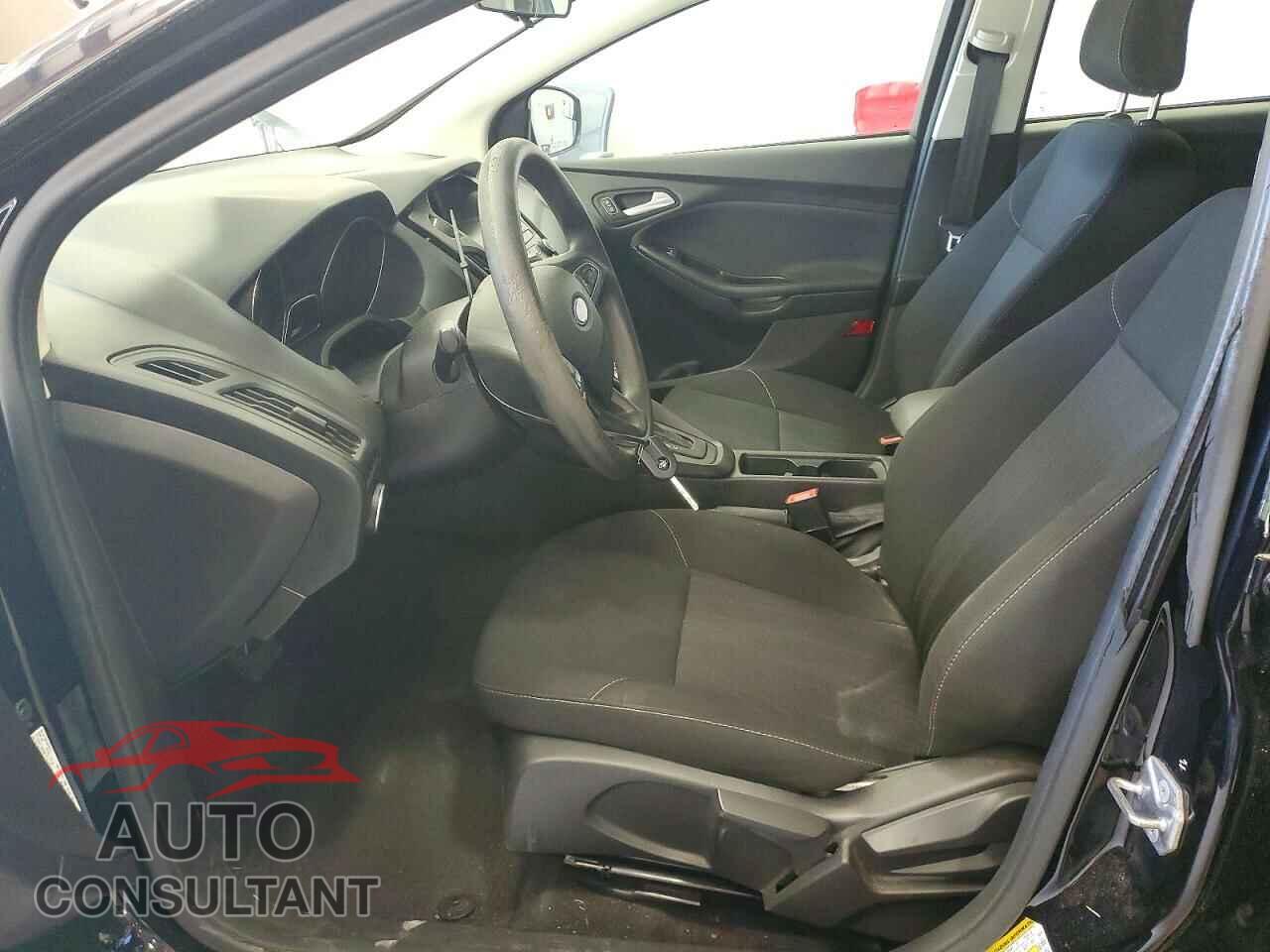 FORD FOCUS 2018 - 1FADP3FE0JL266657