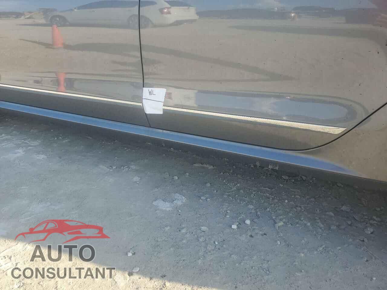 VOLKSWAGEN PASSAT 2017 - 1VWAT7A32HC049835