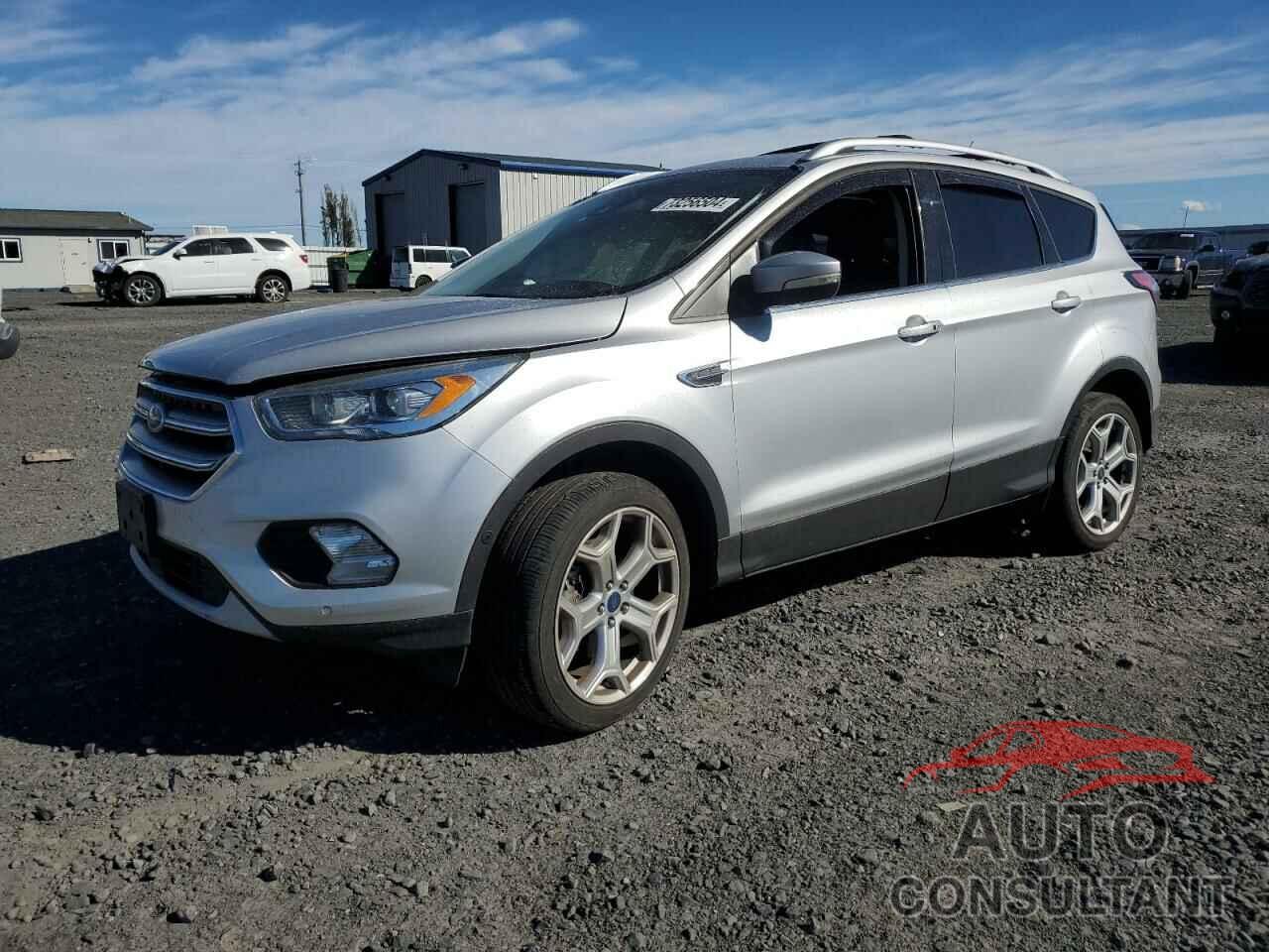 FORD ESCAPE 2017 - 1FMCU9J95HUD59573