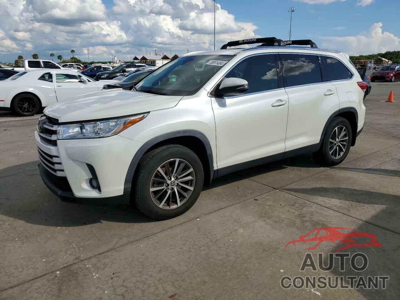 TOYOTA HIGHLANDER 2019 - 5TDJZRFH7KS627872