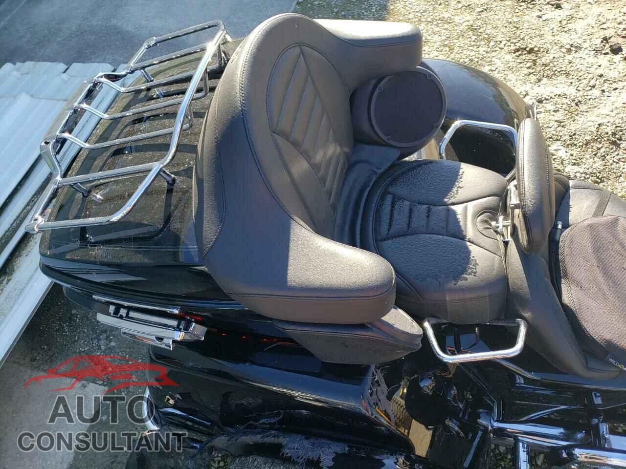 HARLEY-DAVIDSON FL 2019 - 1HD1MAF12KB850393