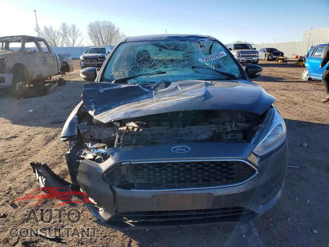 FORD FOCUS 2017 - 1FADP3F28HL315748