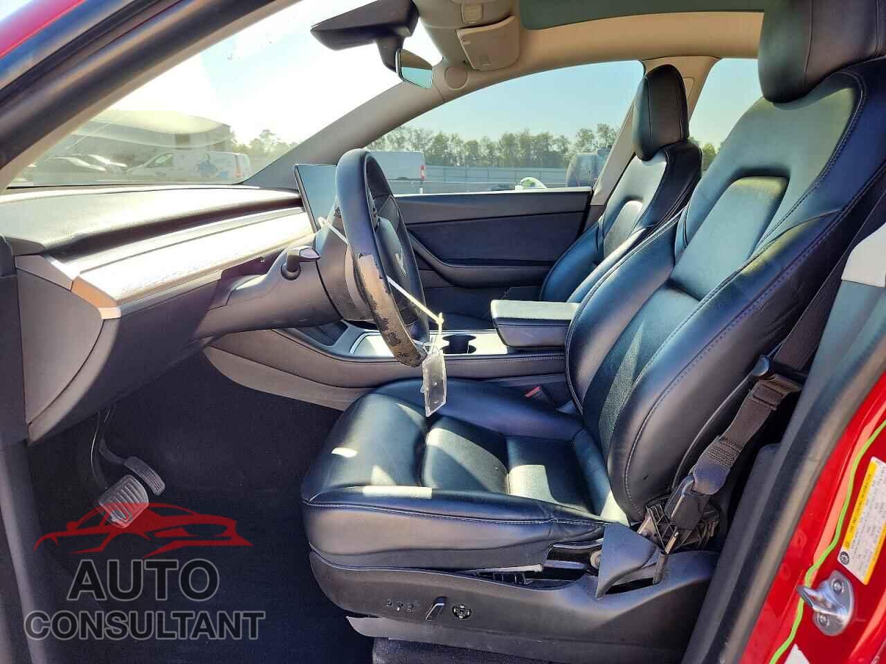 TESLA MODEL Y 2022 - 7SAYGDEE8NF480357