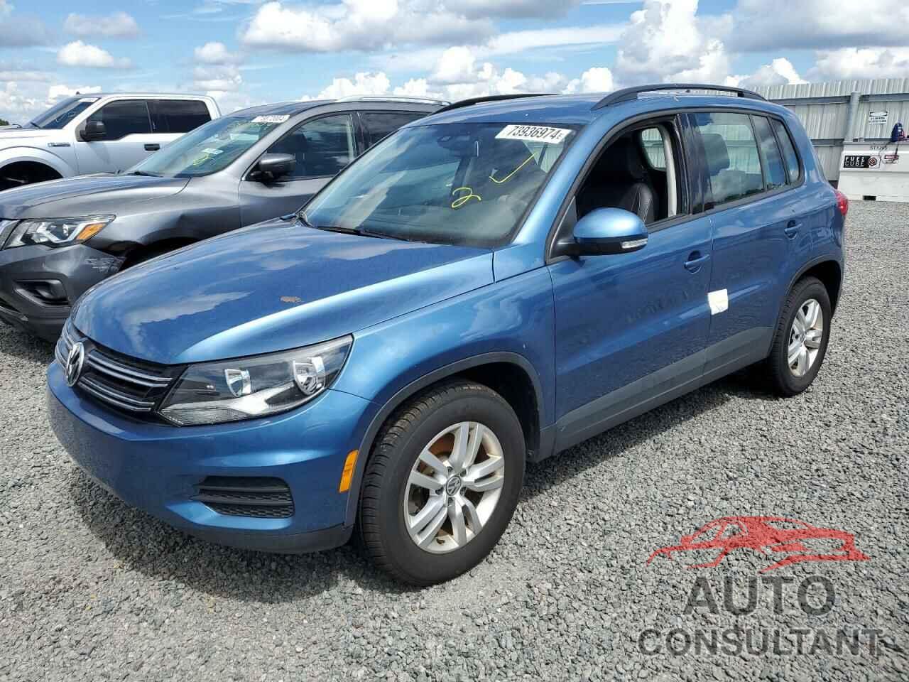 VOLKSWAGEN TIGUAN 2017 - WVGBV7AX2HK024620