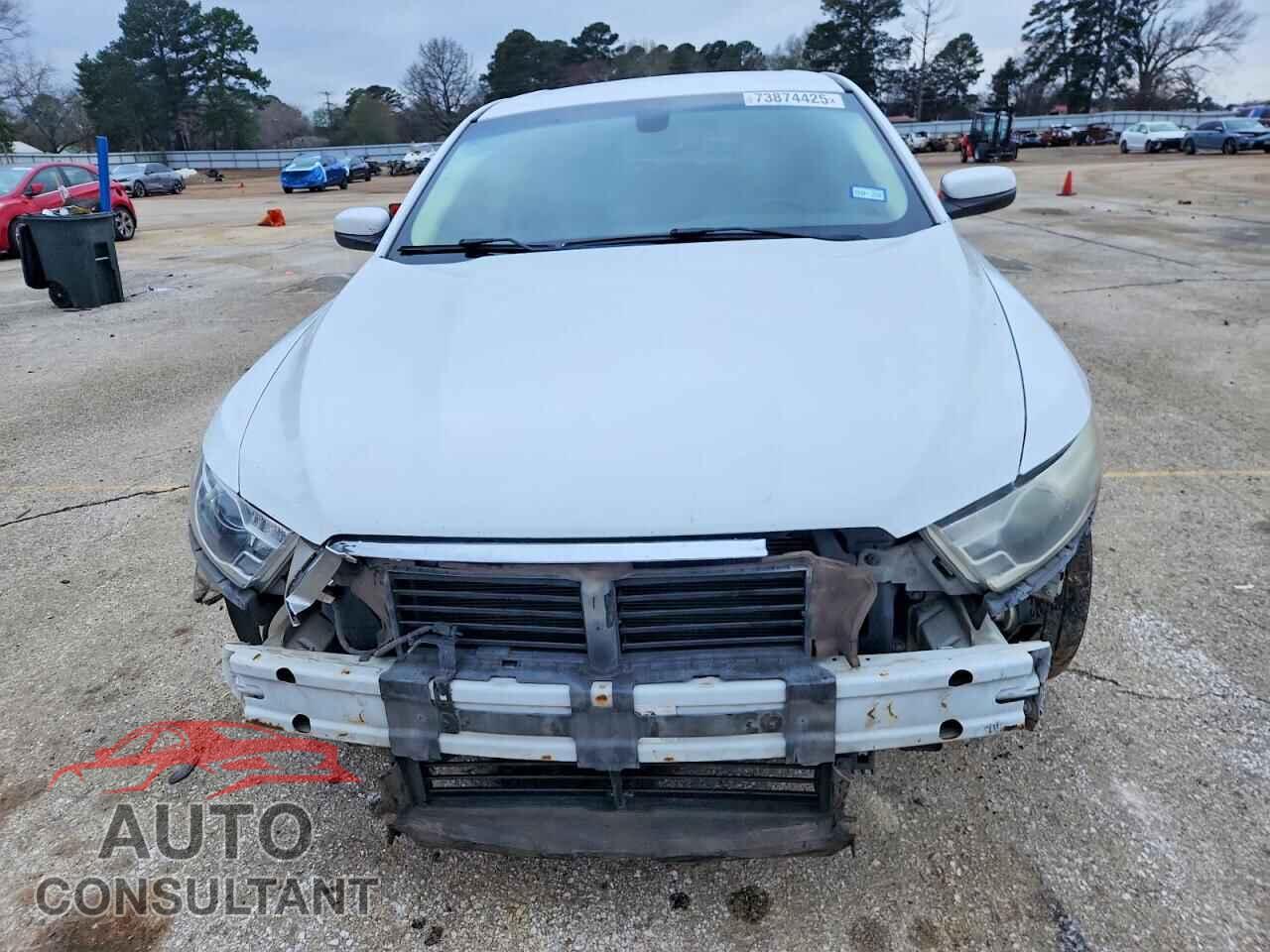 FORD TAURUS 2015 - 1FAHP2E82FG192245