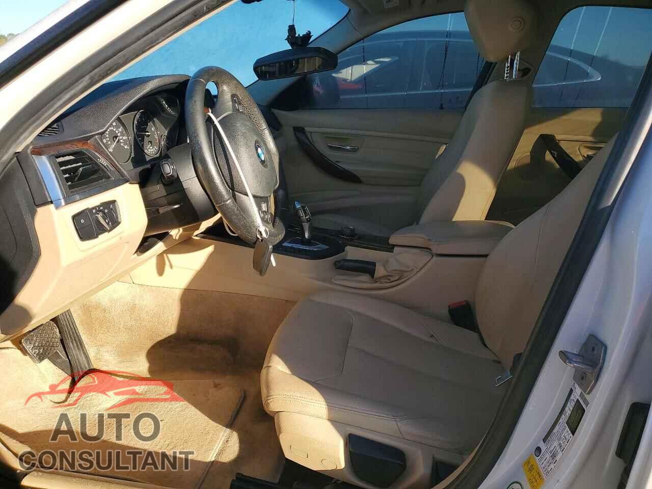 BMW 3 SERIES 2016 - WBA8E1G56GNU10761
