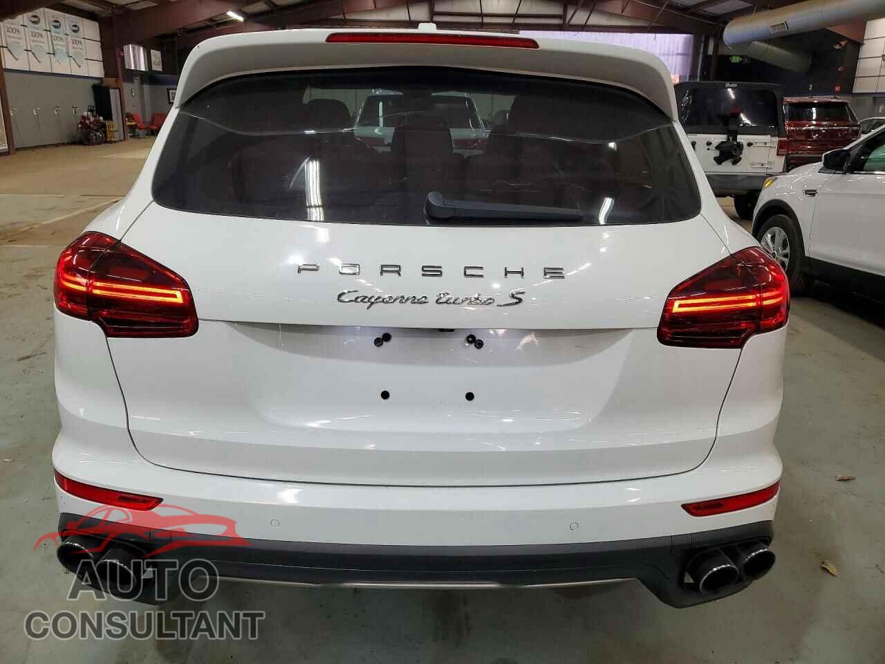 PORSCHE CAYENNE 2017 - WP1AC2A25HLA97213