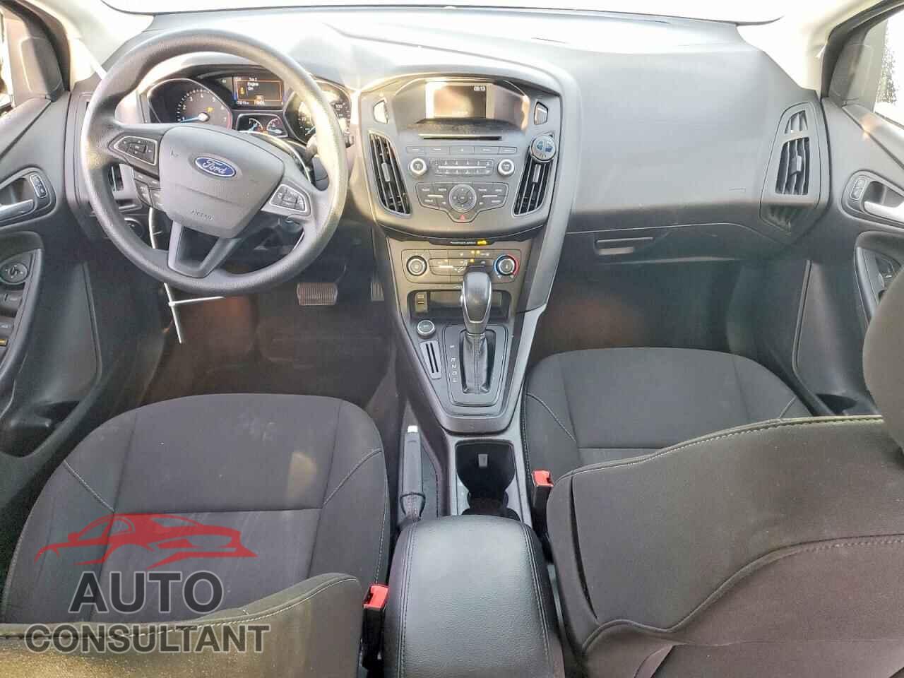 FORD FOCUS 2017 - 1FADP3K23HL210766