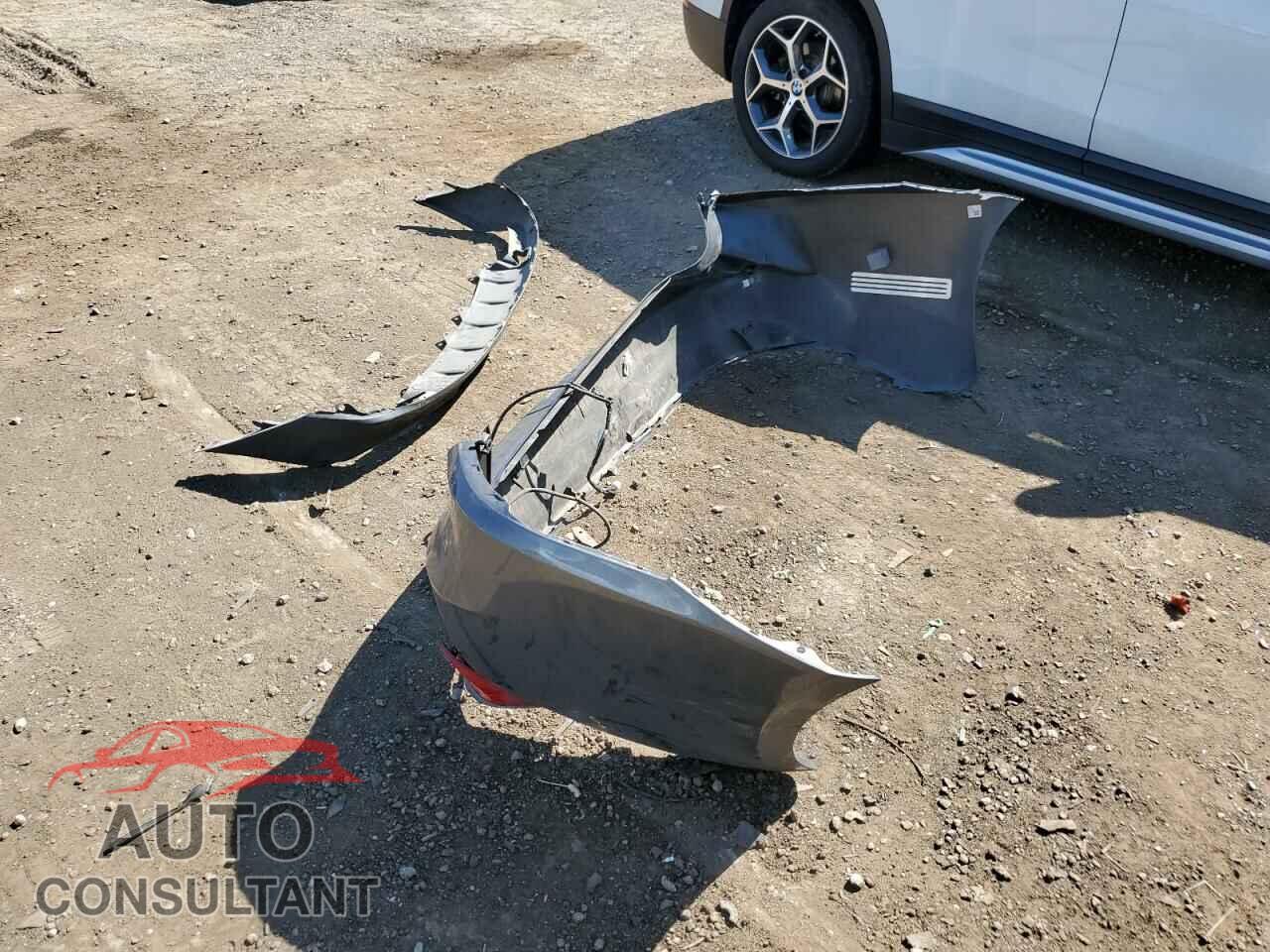 LEXUS IS 2017 - JTHBA1D22H5057546