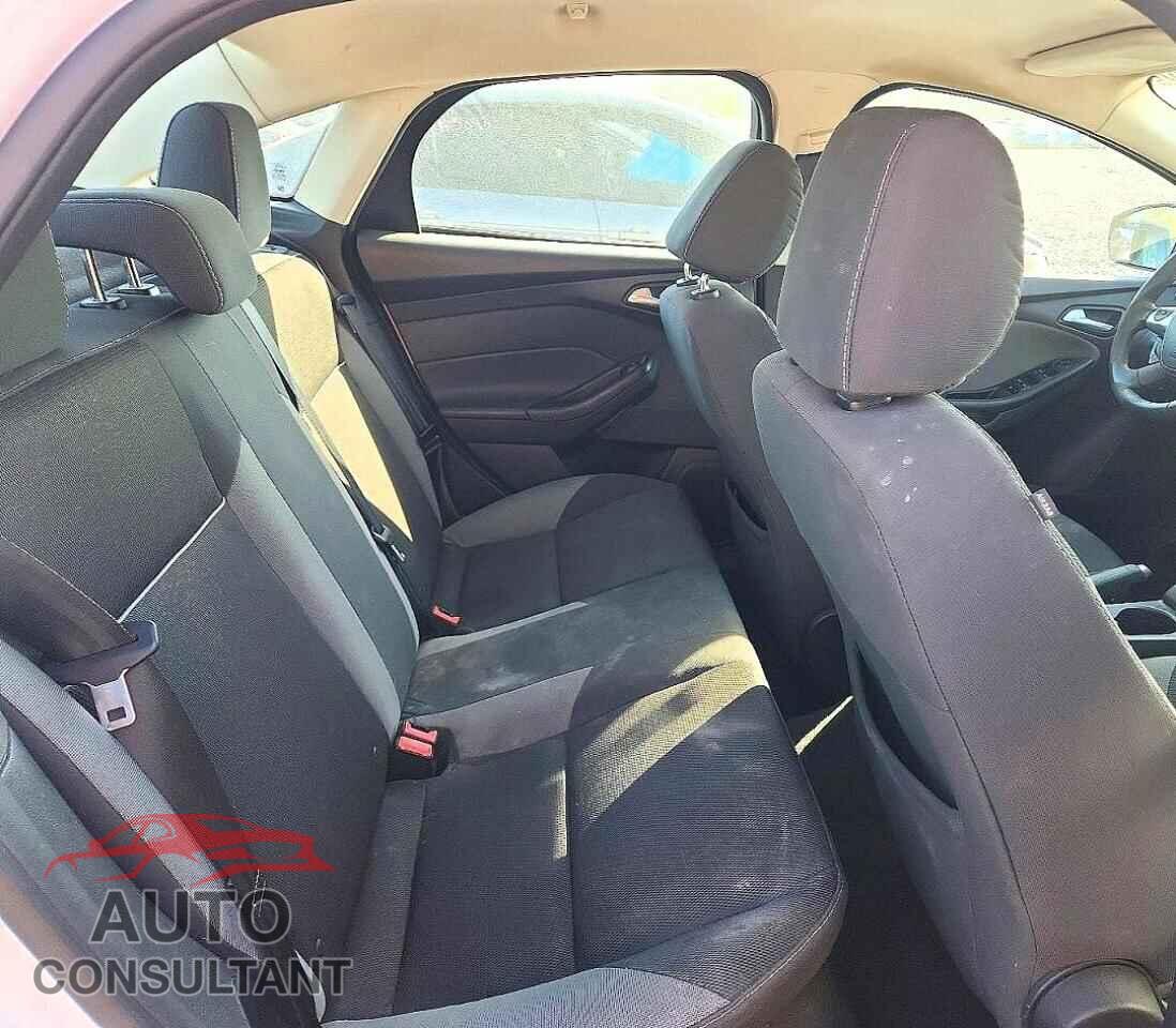 FORD FOCUS 2014 - 1FADP3F29EL222667